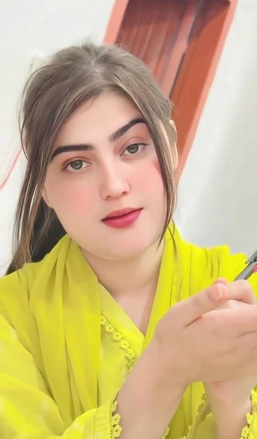 German Nationality Holder Aurat Ko Ek Razdaar Aur Shaadi Shuda Mard Ki Zarorat