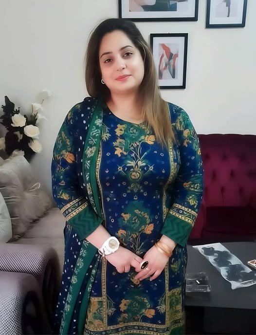 Lahore Ki Larki Ka Paighaam: “Mujhe Ek Mukhlish Dost Chahiye, Jo Meri Tanhaai Samajh Sake”
