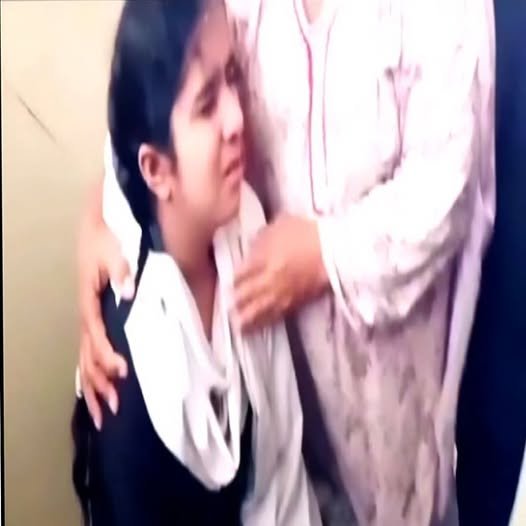 Chacha Ko Qatal Hote Dekhney Wali Nannhi Bhateeji Bhi Duniya Chhor Gayi