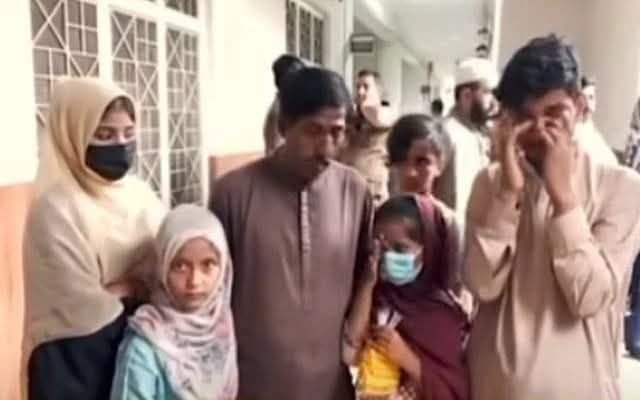 TikTok Ki Mohabbat: 5 Bachon Ki Maa Ne Dusri Shadi Racha Li,